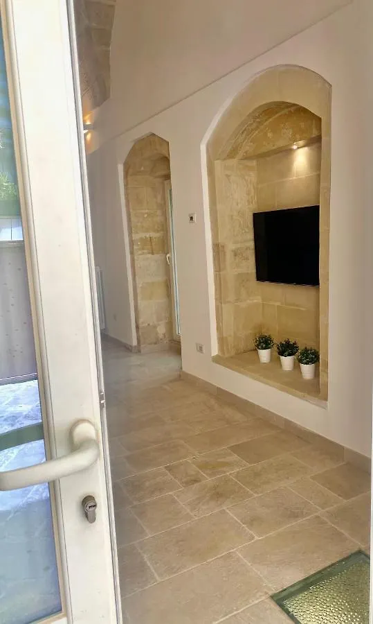 Dadaumpa Suite Lecce 0*,  Italy